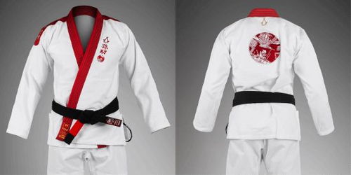 育碧官宣《刺客信條 影》運(yùn)動(dòng)服裝聯(lián)名系列，奈緒江T恤與彌助練功服引領(lǐng)潮流